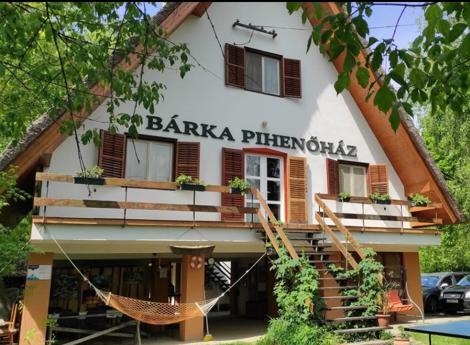 Bárka Pihenőház logó